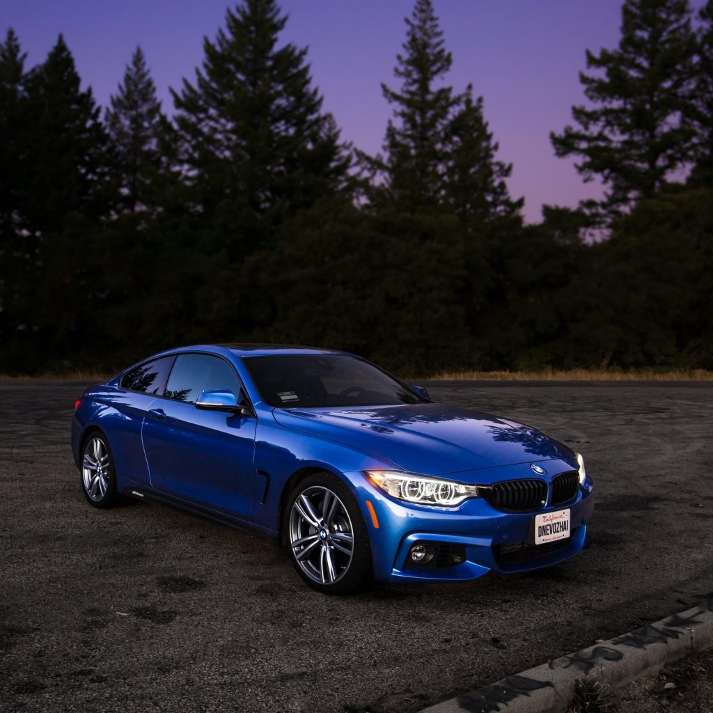 BMW blau